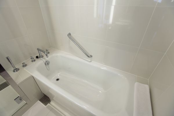 Cost of Bathtub Repair in Dover